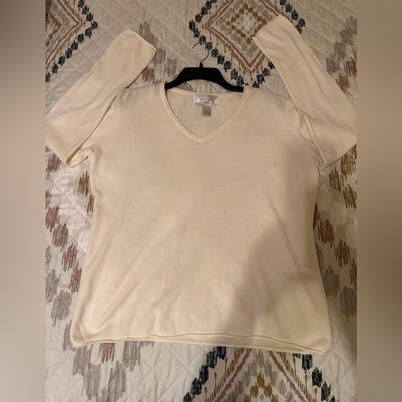 united states sweaters Tops - United States sweaters Women's V-neck Pullover Sweater. Size 1X. NWOT.